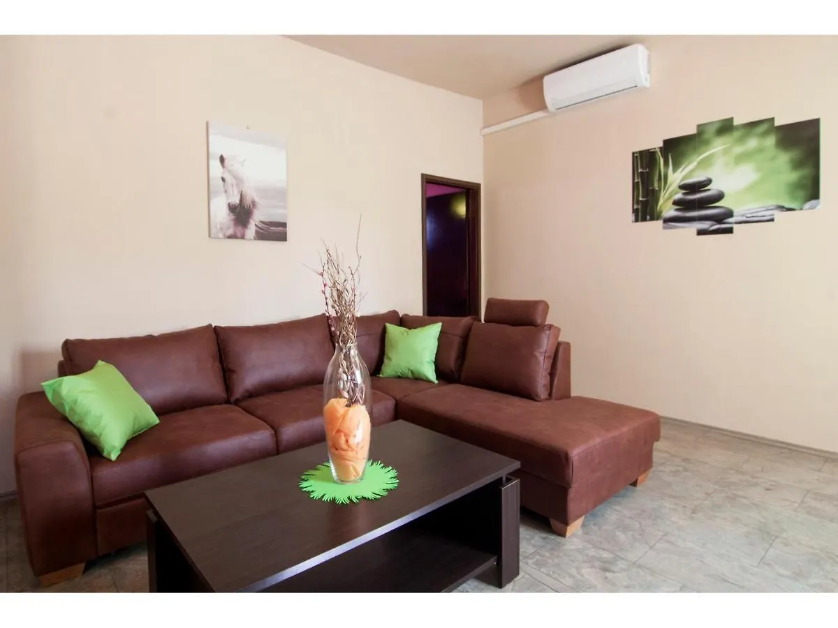 Anni Apartments Pula 0*,