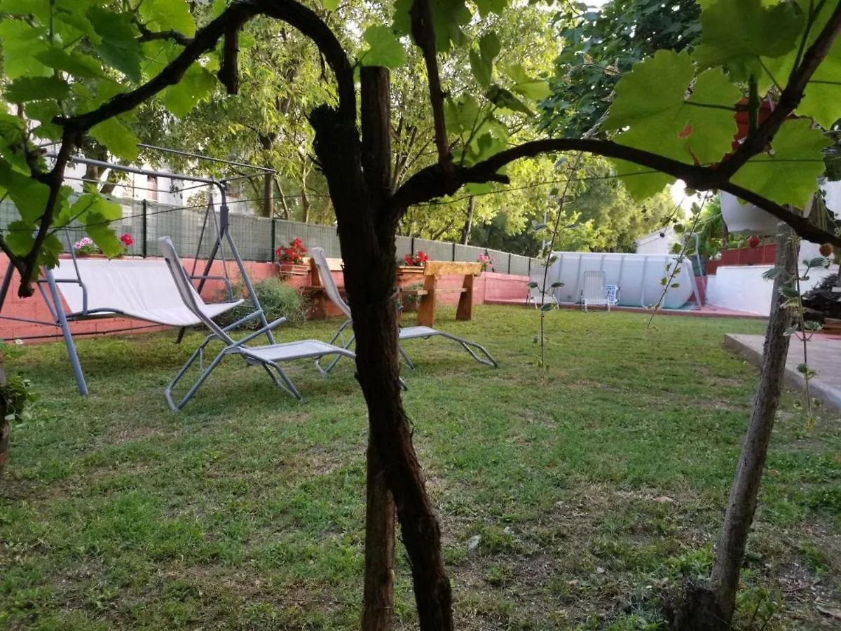 Anni Apartments Pula 0*,